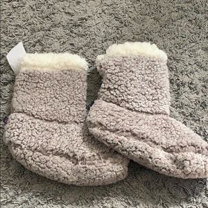 Cuddl Duds Cozy Sherpa Socks